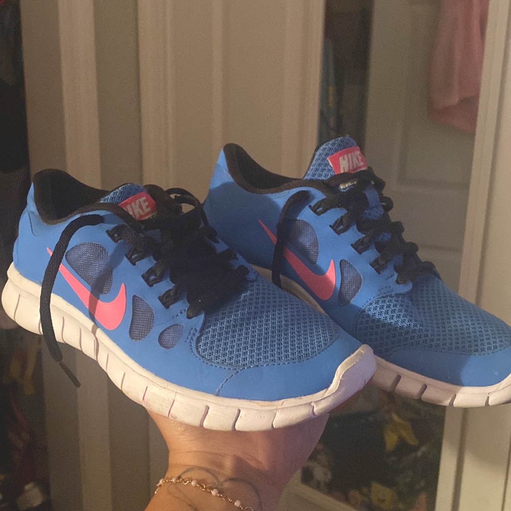 Light Blue/ Hot Pink Nike Free 5.0 Sneakers Size Youth 4.5